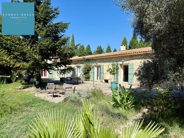 Propriété familiale de 185 m² de plain-pied avec grandes dépendances - Salon de Provence - 940 000€ FAI