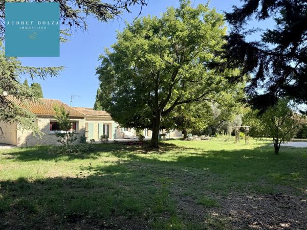 Propriété familiale de 185 m² de plain-pied avec grandes dépendances - Salon de Provence - 940 000€ FAI