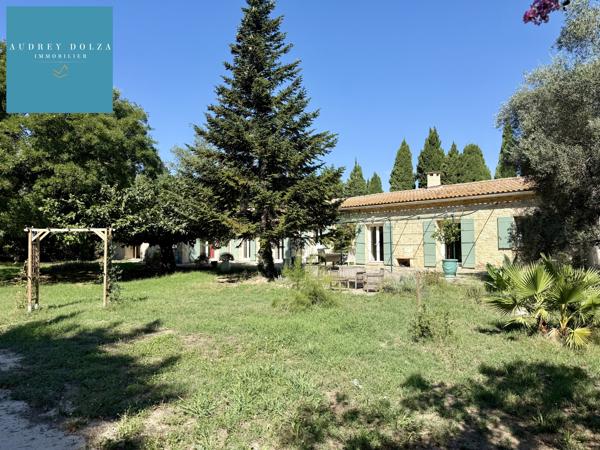 Propriété familiale de 185 m² de plain-pied avec grandes dépendances - Salon de Provence - 940 000€ FAI