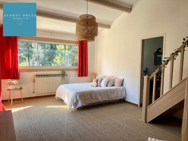 Propriété familiale de 185 m² de plain-pied avec grandes dépendances - Salon de Provence - 940 000€ FAI