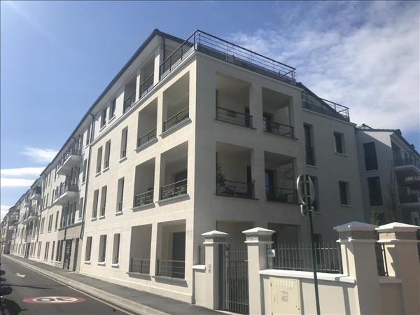 Appartement à louer 887 € CC ST LEU LA FORET 2 p 42 m² DPE C