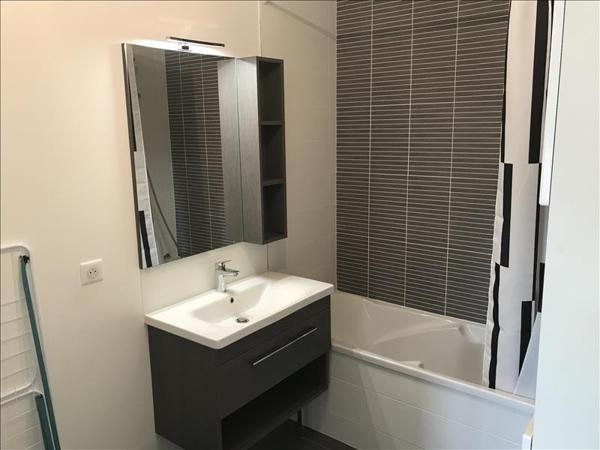 Appartement à louer 887 € CC ST LEU LA FORET 2 p 42 m² DPE C