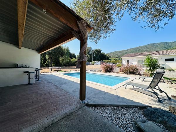 CALME – PISCINE – GRANDS ESPACES – 3 CHAMBRES – TERRAIN