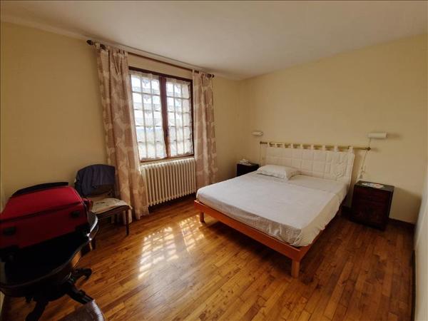 Maison à vendre |  Figeac |  6 pièces | 198 m²