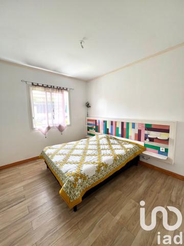 Maison traditionnelle 8 pièces de 204 m² à Le Tampon (97430)