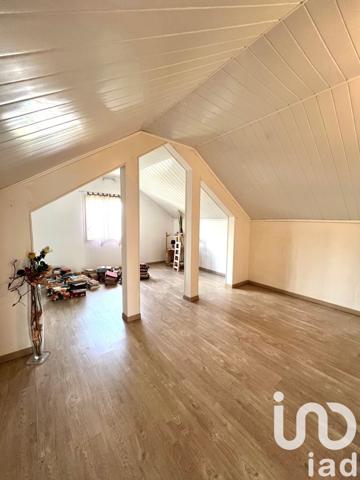 Maison traditionnelle 8 pièces de 204 m² à Le Tampon (97430)