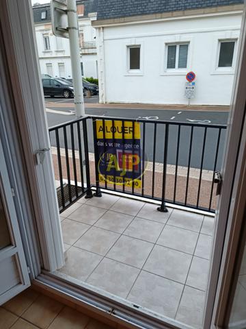 Appartement à louer Saint Gilles Croix De Vie : 2 pièces, 30m² avec 1 chambre(s) à 428€ - AJP Immobilier St-Gilles-Croix-de-Vie