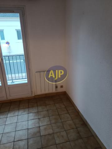 Appartement à louer Saint Gilles Croix De Vie : 2 pièces, 30m² avec 1 chambre(s) à 428€ - AJP Immobilier St-Gilles-Croix-de-Vie