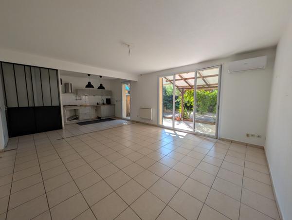 MORIERES LES AVIGNON MAISON À ÉTAGE – 3 CHAMBRES – JARDIN & GARAGE