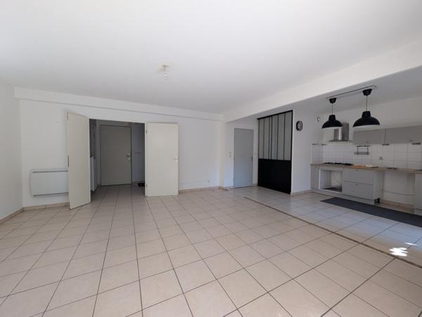 MORIERES LES AVIGNON MAISON À ÉTAGE – 3 CHAMBRES – JARDIN & GARAGE