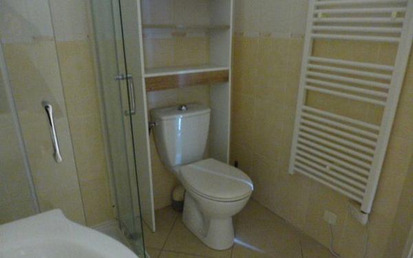 Appartement à louer    1 pièce •  Nay