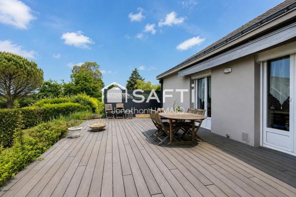 ORVAULT BOURG – Maison familiale avec terrain exceptionnel de 1500 m² sans vis-à-vis : un potentiel rare à révéler !