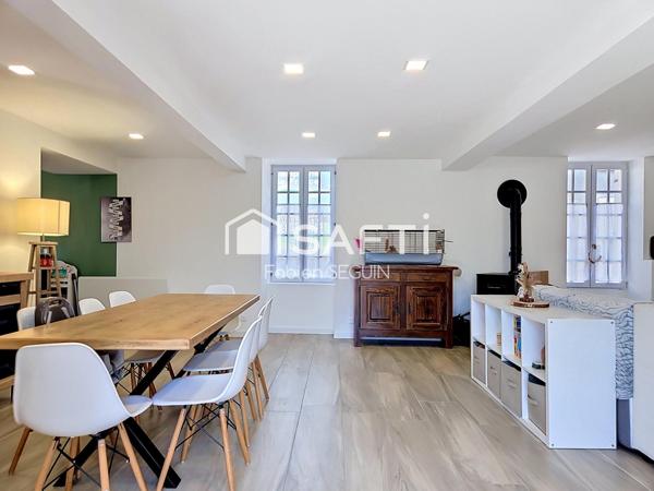 Maison ancienne rénovée, lumineuse, agréable, alliant modernisme et authenticité !