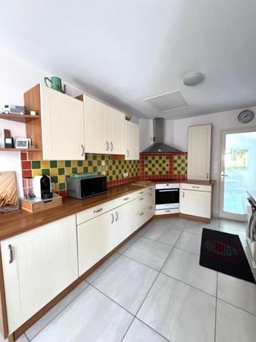 Maison de plain pied 4 chambres: 150m des commerces