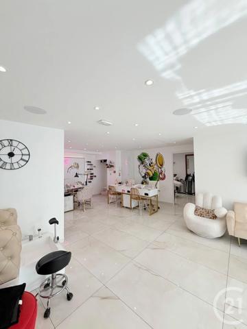 à vendre  71 m 2   VAUJOURS  - 93