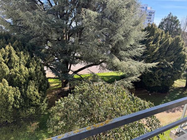 Remise en beauté en attente ! Avis aux investisseurs ou premier achat pour résidence principale !