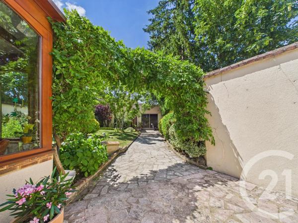 Maison à vendre  8 pièces - 194 m 2   CHARTRES  - 28
