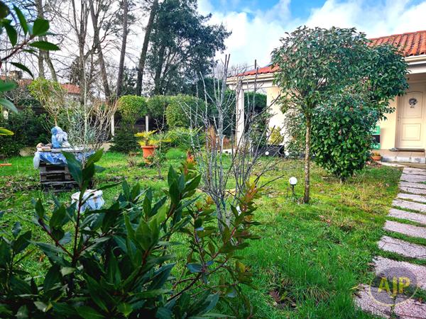 Vente maison Le Taillan Medoc : 390 000 € - AJP Immobilier Libourne