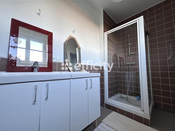 Maison 8 pièces - 210 m² Exclusivité efficity