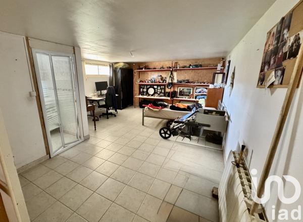 Maison traditionnelle 6 pièces de 150 m² à Les Bordes (89500)