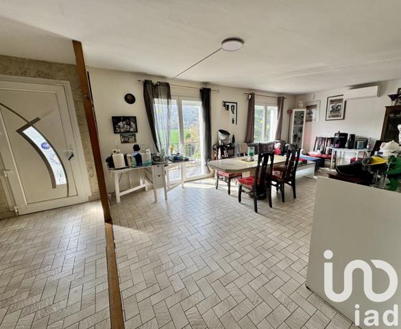 Maison traditionnelle 6 pièces de 150 m² à Les Bordes (89500)