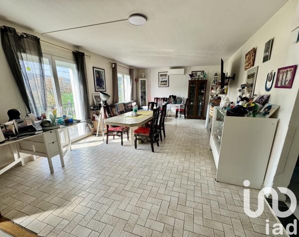 Maison traditionnelle 6 pièces de 150 m² à Les Bordes (89500)