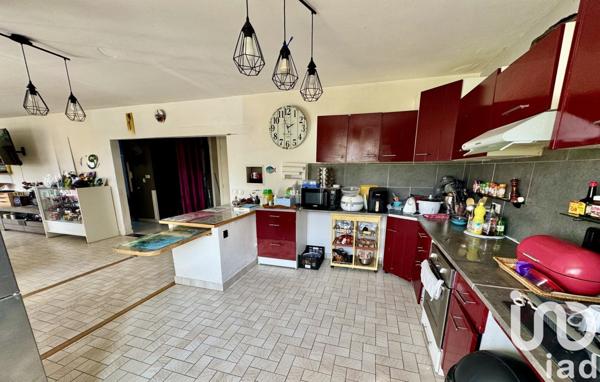 Maison traditionnelle 6 pièces de 150 m² à Les Bordes (89500)