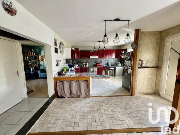 Maison traditionnelle 6 pièces de 150 m² à Les Bordes (89500)