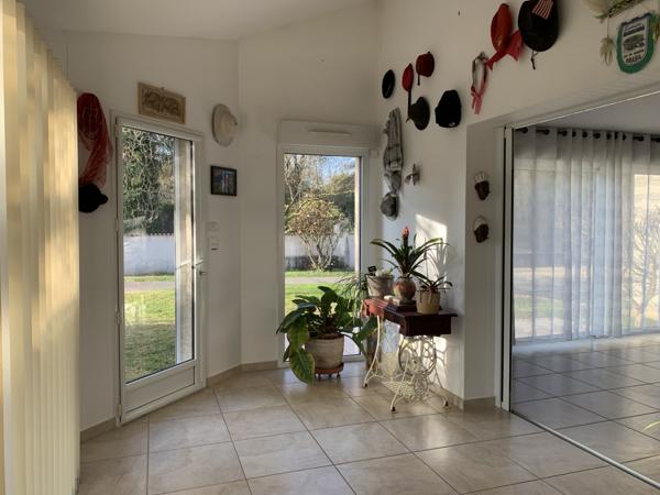 La Verpillière (38290) LA VERPILLIERE - MAISON 170 m² 3 CHAMBRES POSSIBILITE 4 AVEC GARAGE ET ANNEXES SUR UN TERRAIN DE 3146 m²