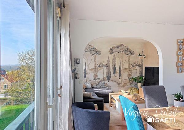 Dernier étage – 5 pièces lumineux de 82 m² – 3 chambres – Résidence verdoyante avec parking