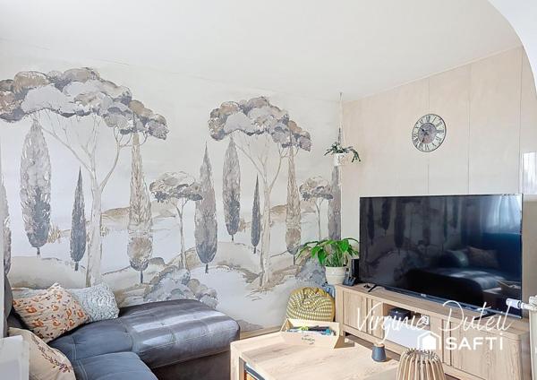 Dernier étage – 5 pièces lumineux de 82 m² – 3 chambres – Résidence verdoyante avec parking