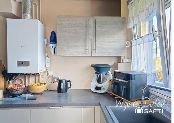 Dernier étage – 5 pièces lumineux de 82 m² – 3 chambres – Résidence verdoyante avec parking