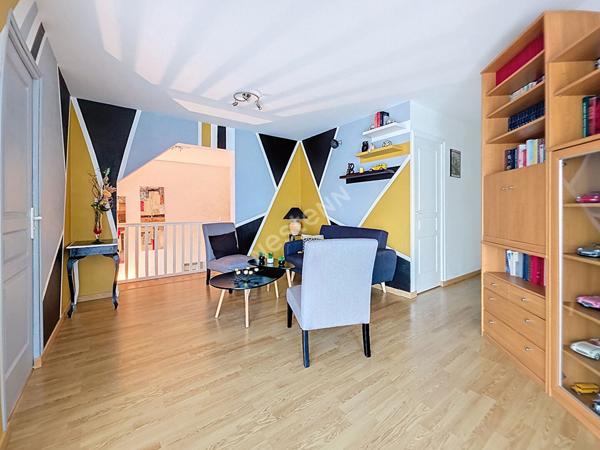 Maison à vendre à Ancenis-Saint-Géréon, quartier très recherché, 4 chambres, grand garage, terrain clos et paysagé