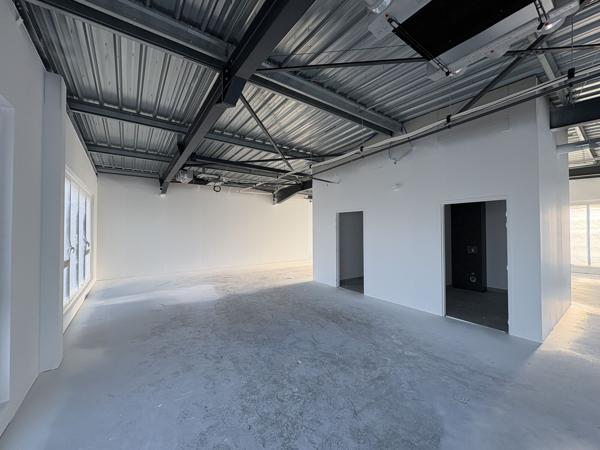 Immeuble neuf de bureaux à louer : 1 090 m² divisibles dès 165 m² - Saran (Motte Pétrée), Loiret (45)