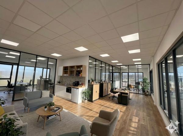 Immeuble neuf de bureaux à louer : 1 090 m² divisibles dès 165 m² - Saran (Motte Pétrée), Loiret (45)