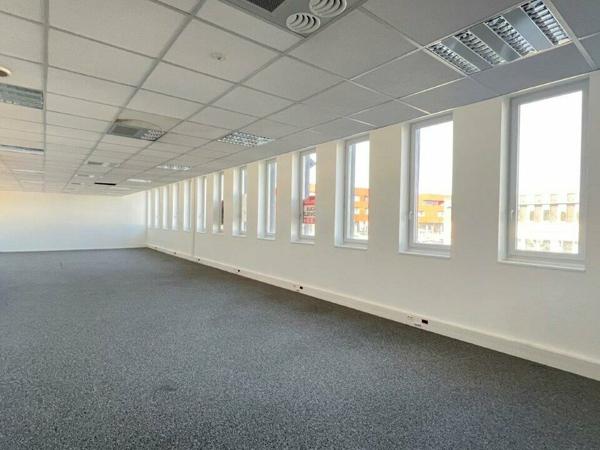 BUREAUX A LA LOCATION AU PARC VALMY