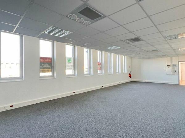 BUREAUX A LA LOCATION AU PARC VALMY