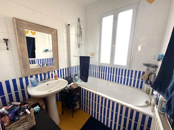 Maison familiale 5 pièces avec jardin et terrasses