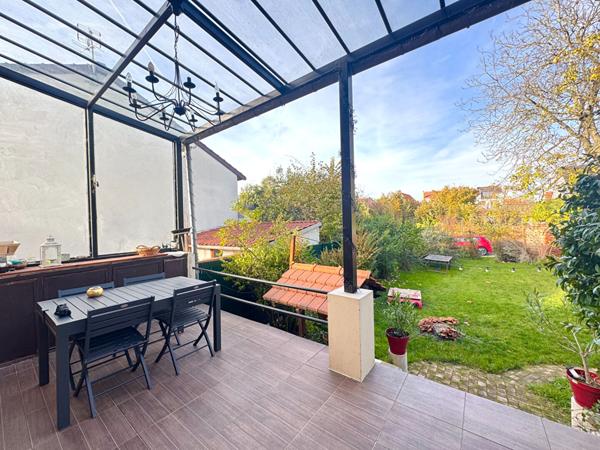 Maison familiale 5 pièces avec jardin et terrasses