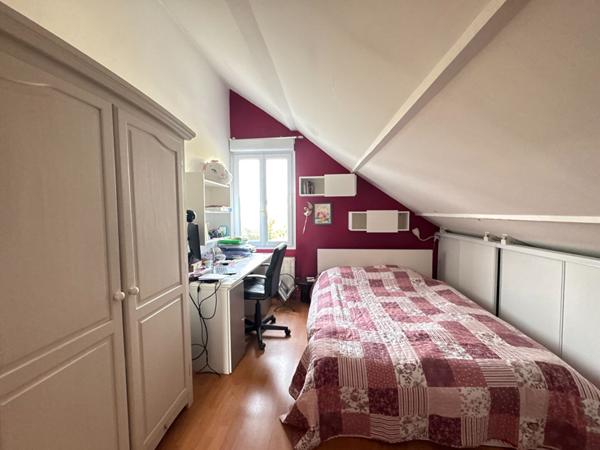 Maison familiale 5 pièces avec jardin et terrasses