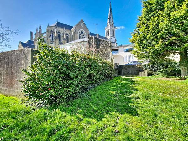 Ensemble immobilier atypique au coeur de Vihiers