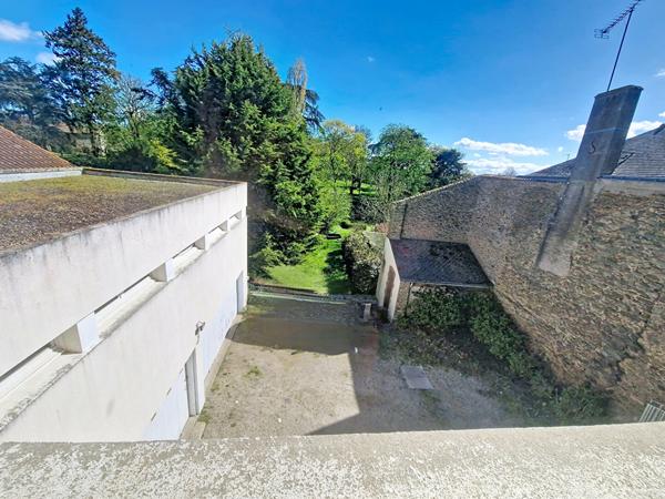 Ensemble immobilier atypique au coeur de Vihiers