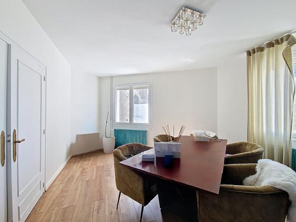 Ensemble immobilier atypique au coeur de Vihiers