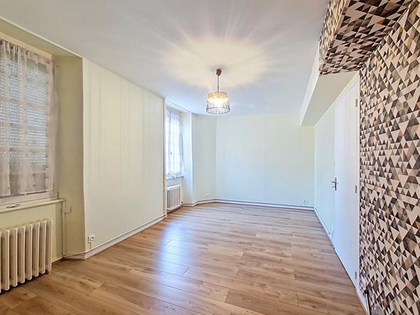 Ensemble immobilier atypique au coeur de Vihiers