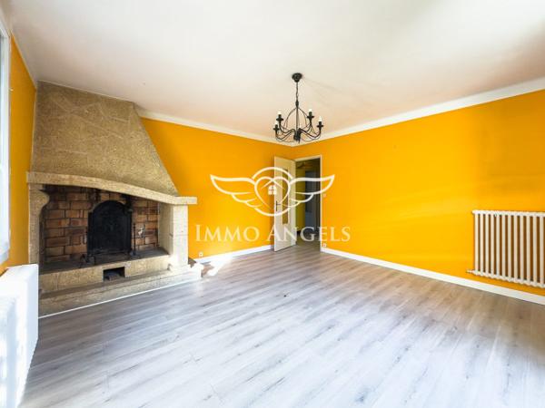 Propriété comprenant 3 habitations + annexes; A rénover