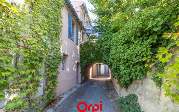 Maison à vendre    5 pièces • 162 m2 Marseille 11