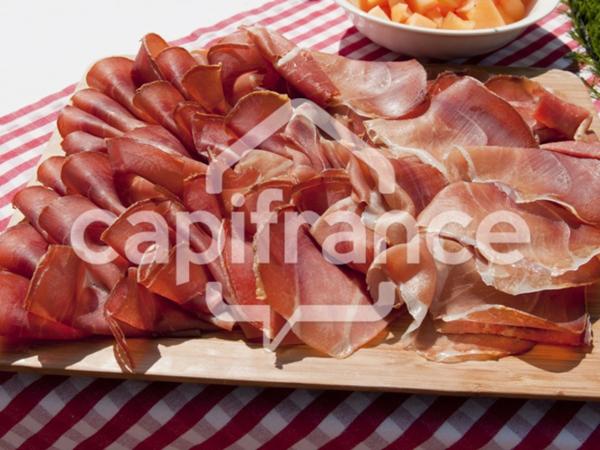 Dpt (73), à vendre Boucherie - Charcuterie entièrement rénovée