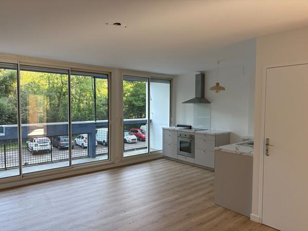 Appartement T4 rénové, lumineux, avec loggia et terrasse - Mérignac