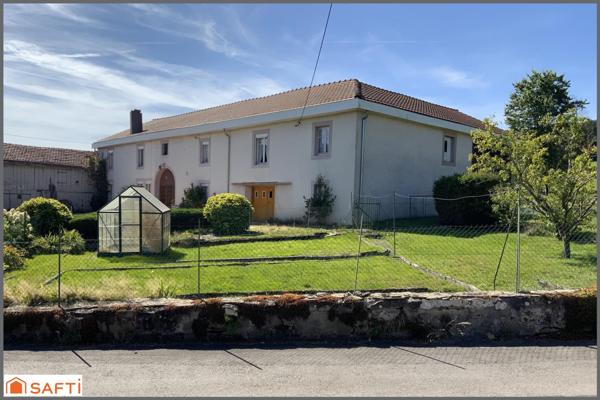 ANCIEN CORPS DE FERME BEAUX VOLUMES ET ANNEXES . GRAND TERRAIN AU CALME