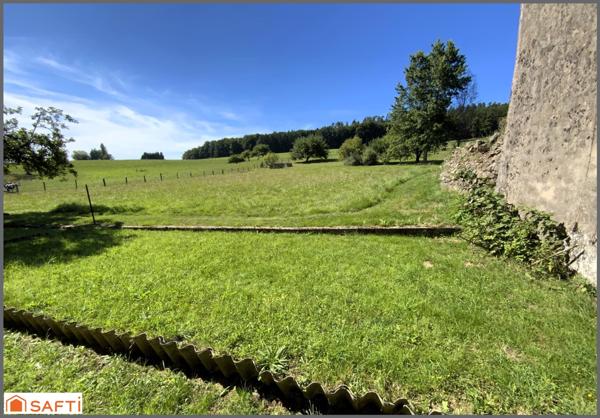 ANCIEN CORPS DE FERME BEAUX VOLUMES ET ANNEXES . GRAND TERRAIN AU CALME